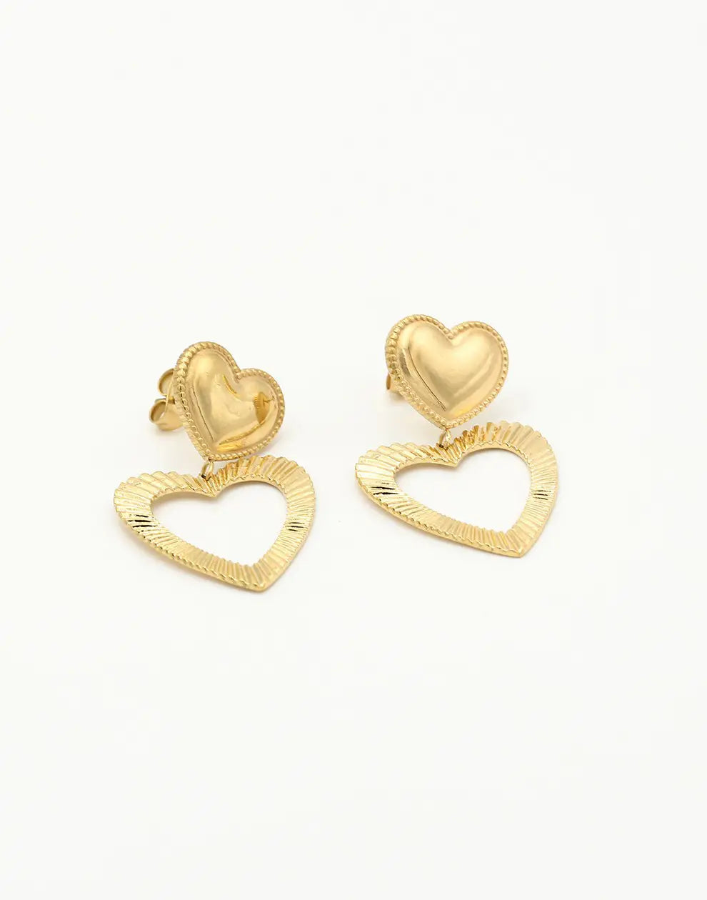 Gouden hart duo oorbellen – vergulde stekers