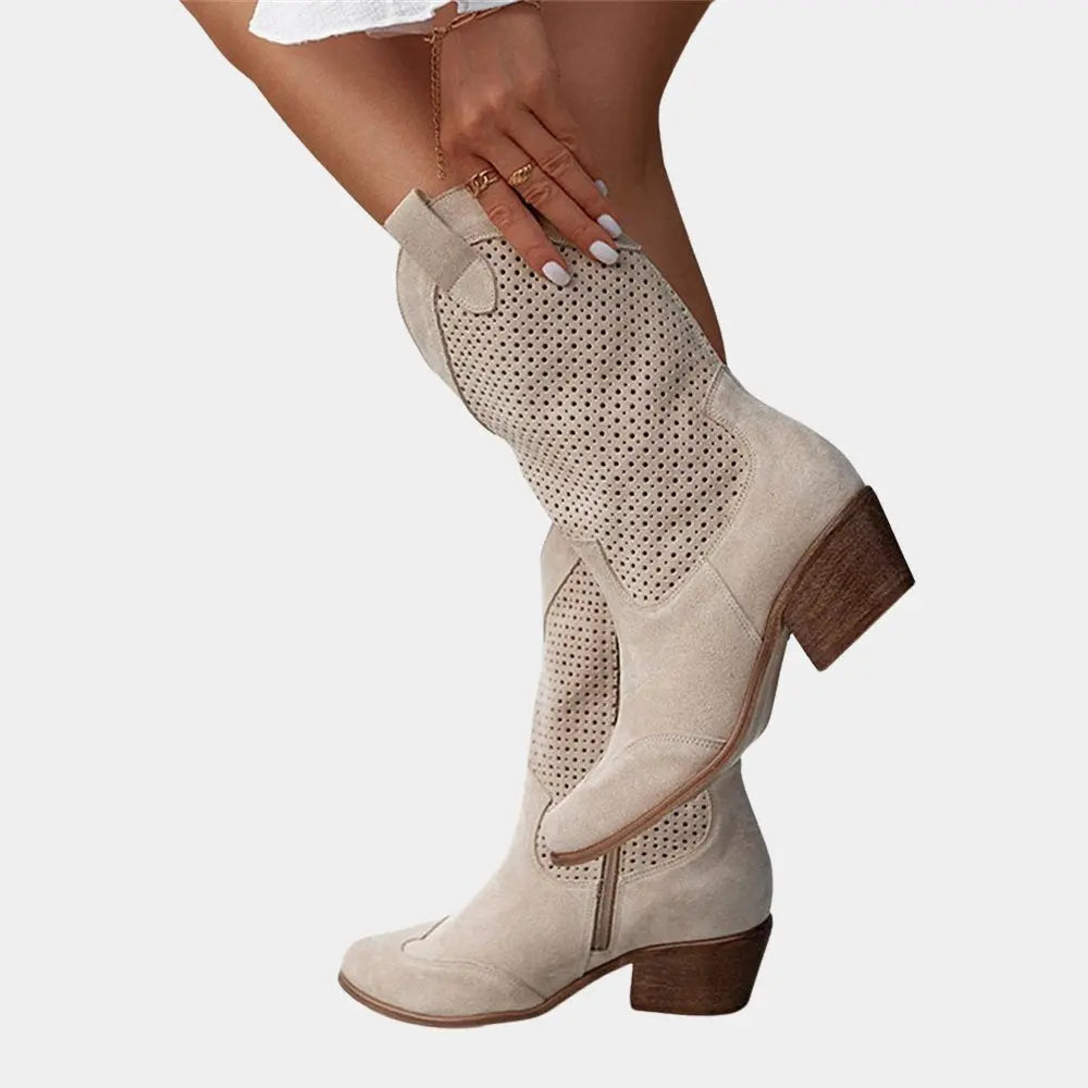 Damescowboylaarzen met perforaties en lage blokhak