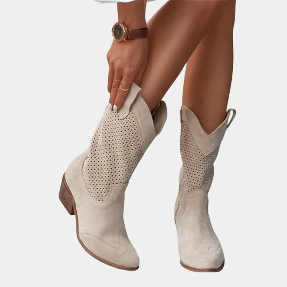 Damescowboylaarzen met perforaties en lage blokhak