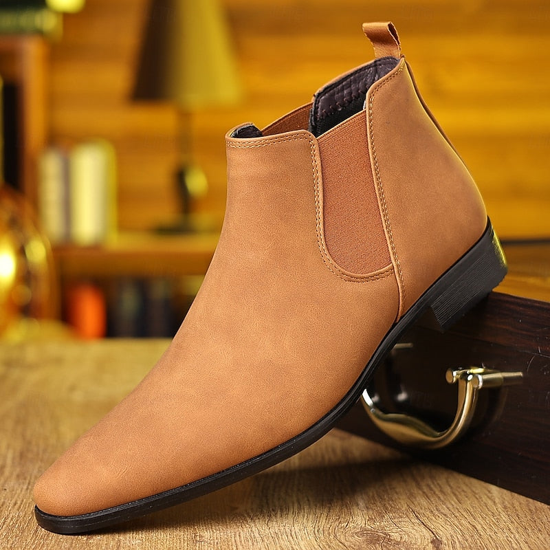 Chelsea boots met elastische zijpanelen en lage hak