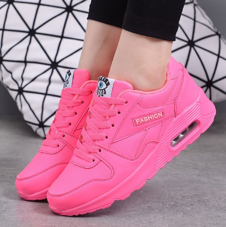 Lichte sneakers van splitleer met luchtkussen