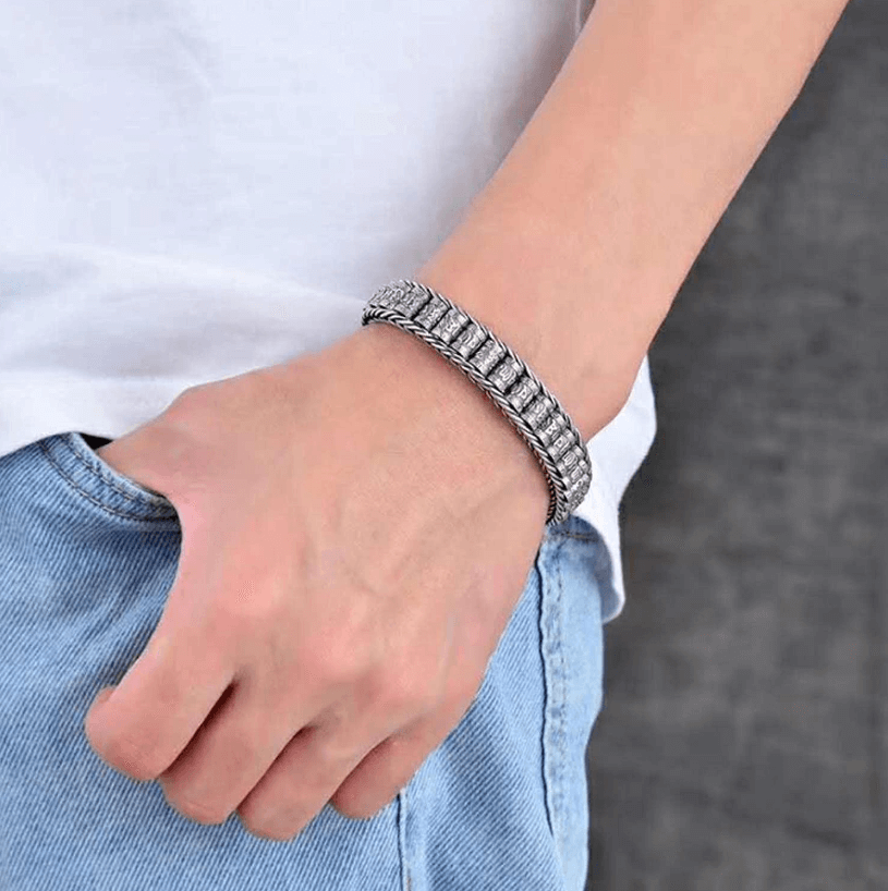 Verzilverde armband met gebedswiel