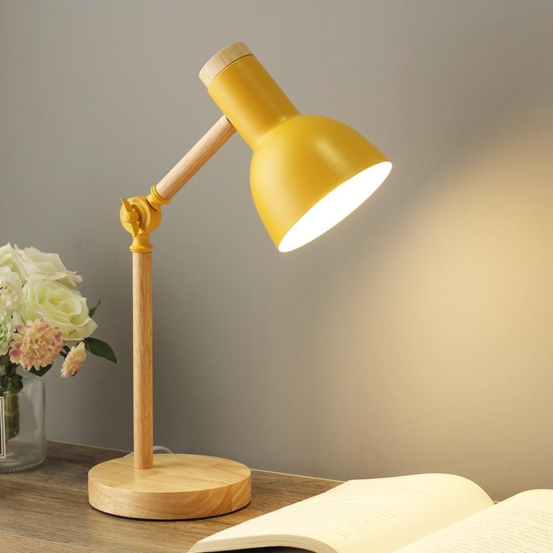 Houten scandinavische tafellamp