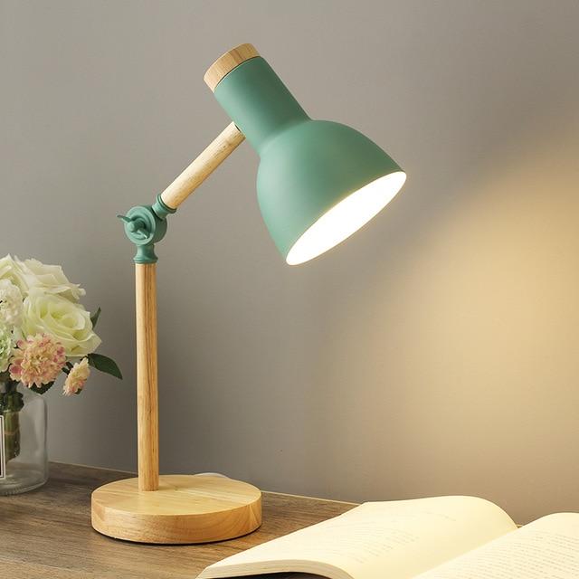 Houten scandinavische tafellamp