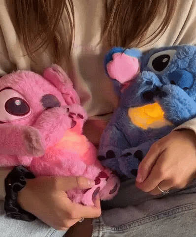 Rustgevend pluche knuffeldier met ademritme en slaapgeluid