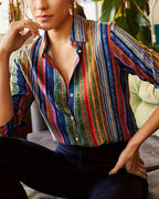 Gestreepte damesblouse met knopen