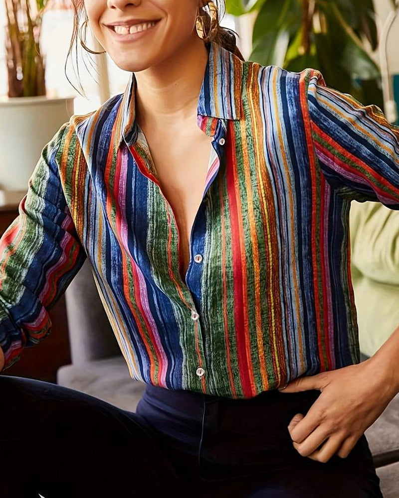 Gestreepte damesblouse met knopen