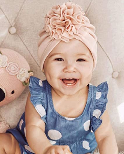 Zachte baby-turbanmuts met ruches – herfstmagie knuffelglans