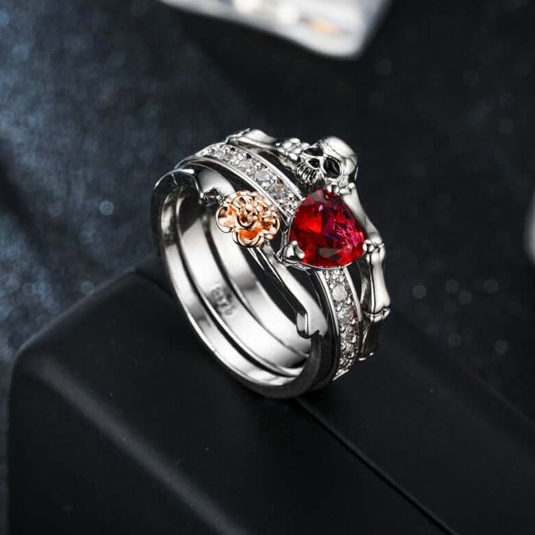 Ring met schedel- en liefdesmotief
