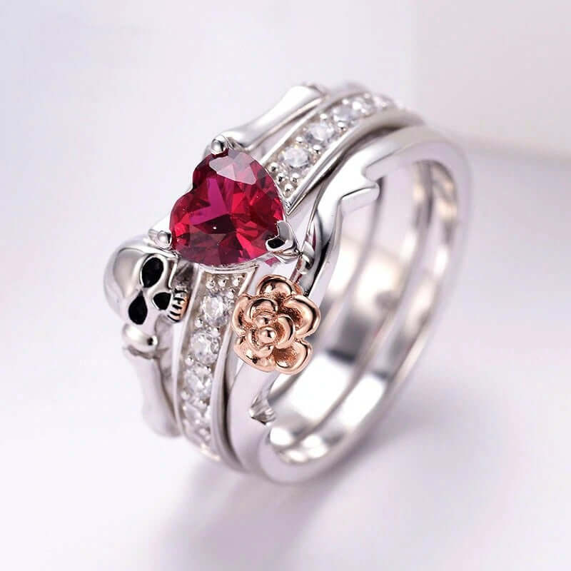 Ring met schedel- en liefdesmotief