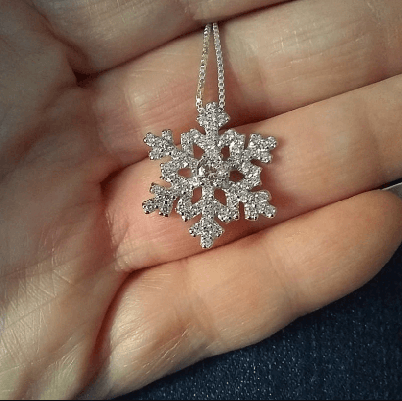 Ketting met sneeuwvlokhanger