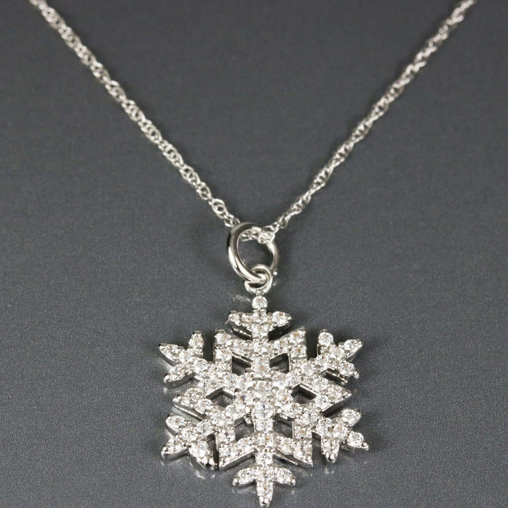 Ketting met sneeuwvlokhanger