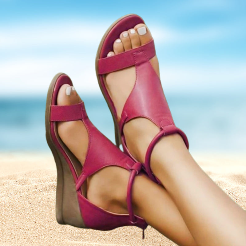 Lichte sandalen met sleehak