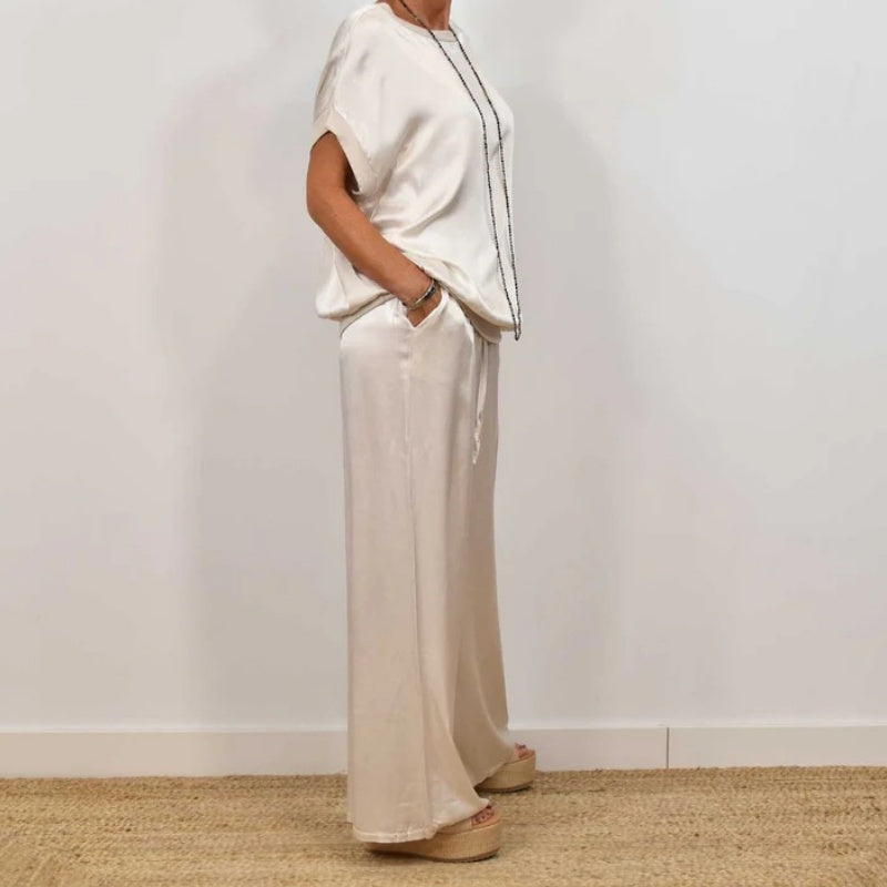 Tweedelige set met losse blouse en wijde broek