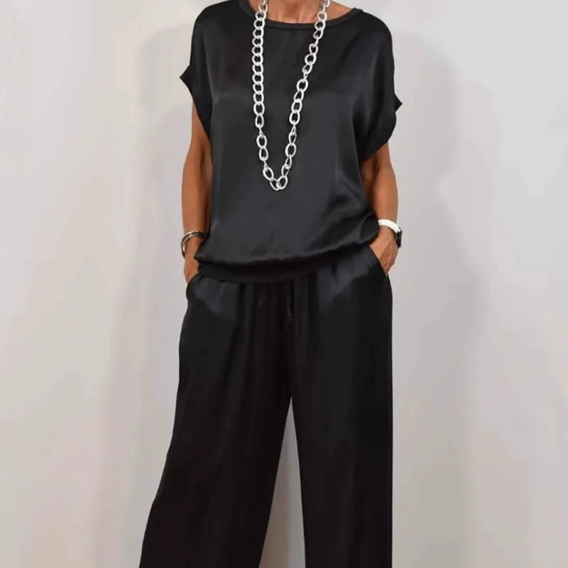 Tweedelige set met losse blouse en wijde broek