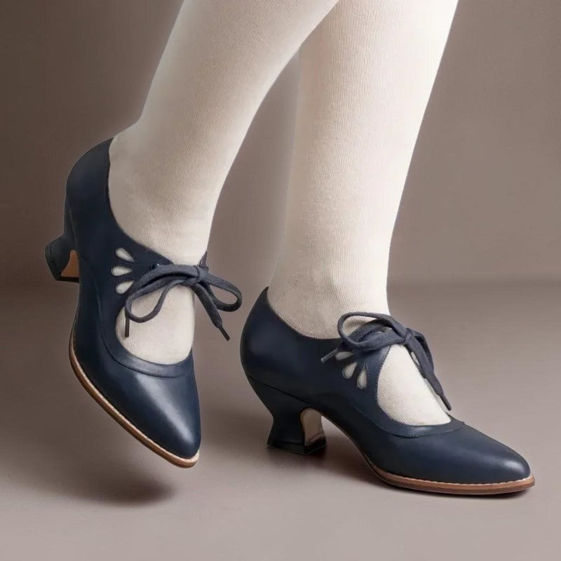 Mary Jane-pumps met veterdetail en verstelbare instapband