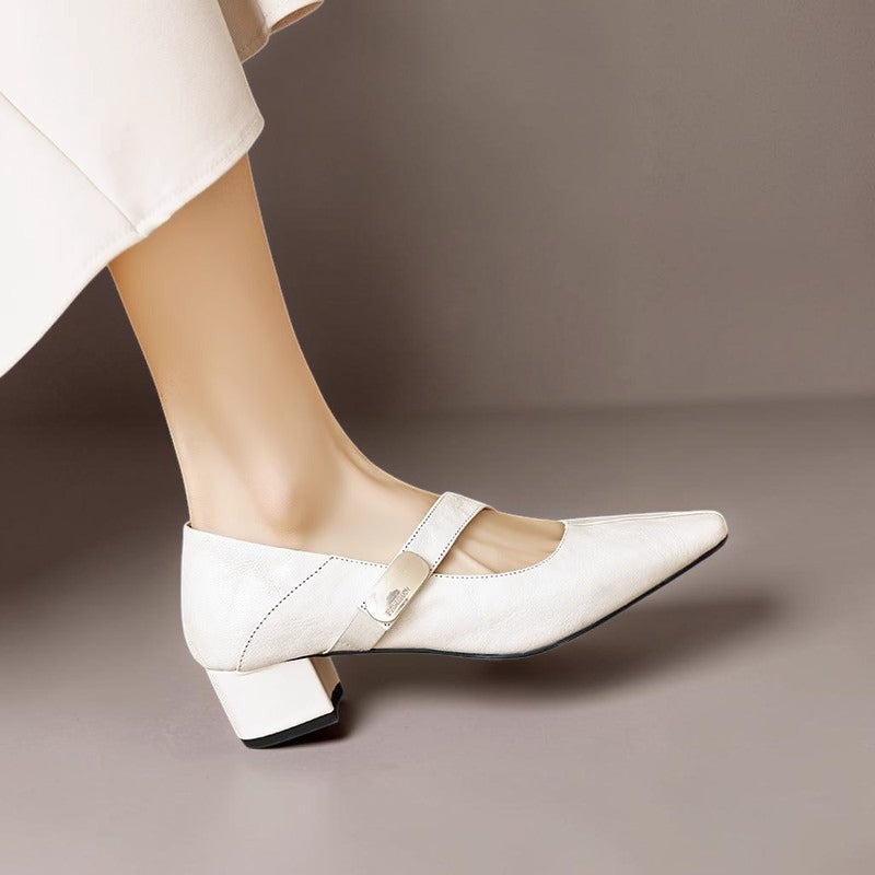 Mary Jane-pumps van leer met vierkante neus en goudkleurig bitdetail