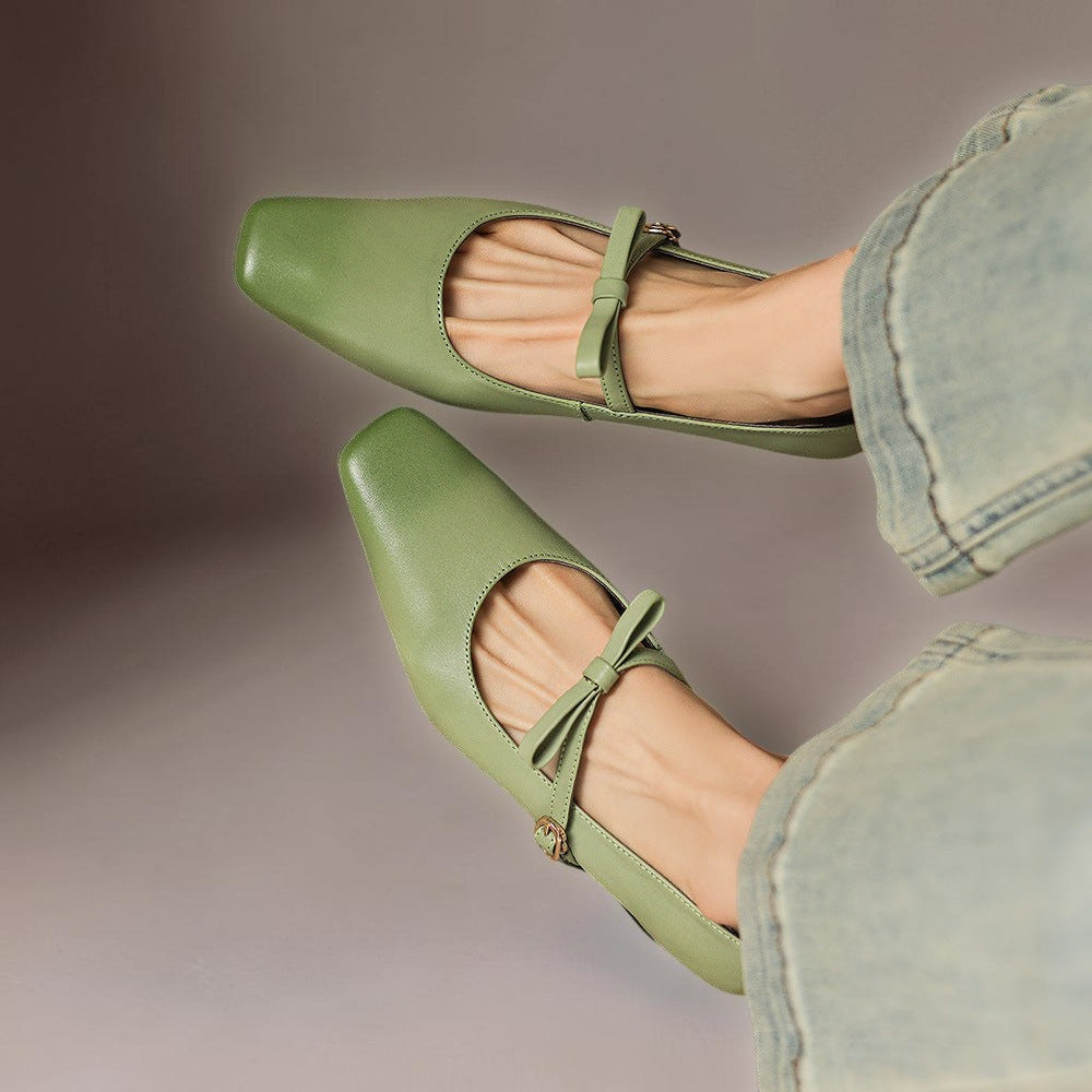 Mary Jane-pumps met strikband en verborgen blokhak