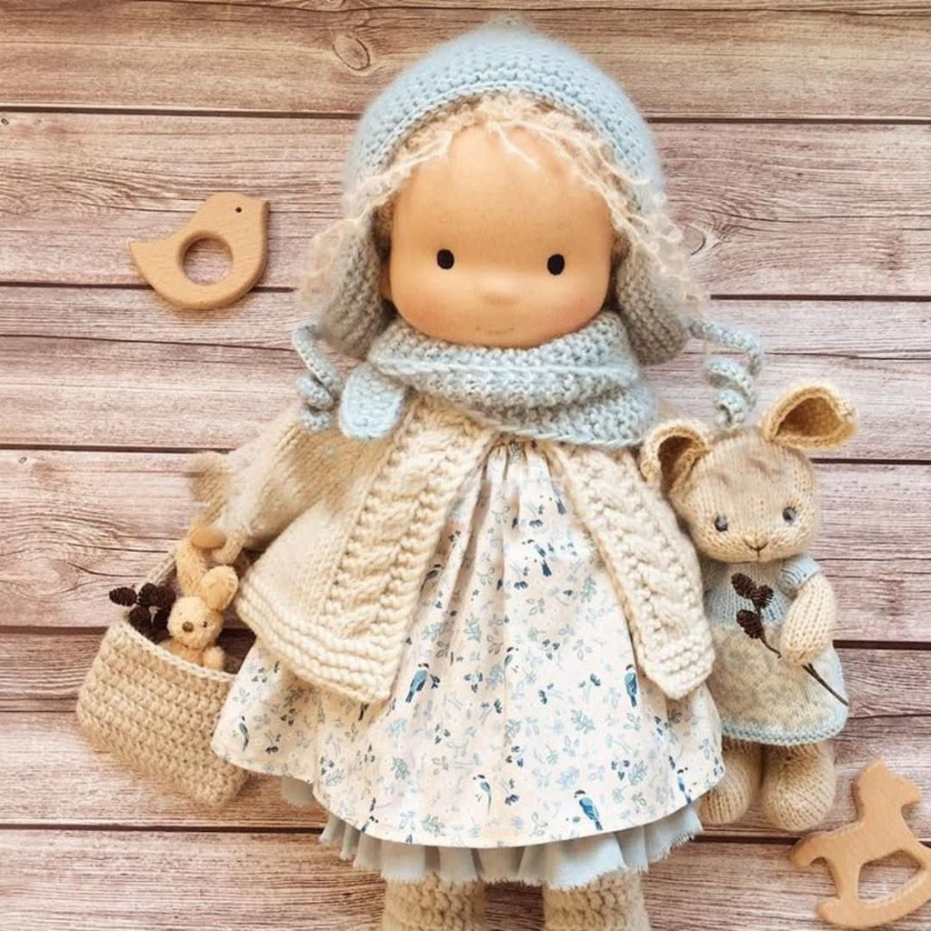 Waldorf-pop van natuurlijke materialen – 30 cm groot