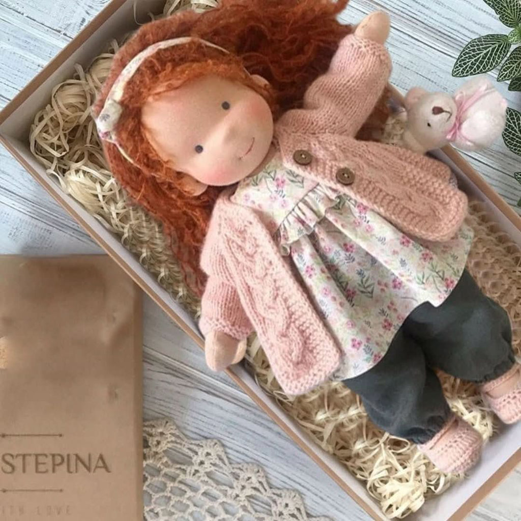 Waldorf-pop van natuurlijke materialen – 30 cm groot
