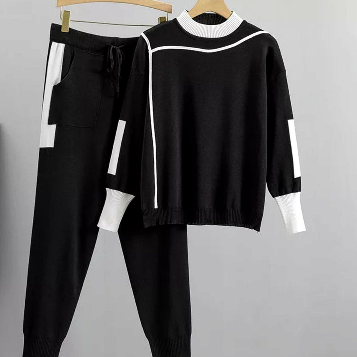 Oline | Tweedelige gebreide damesset met trui en joggingbroek