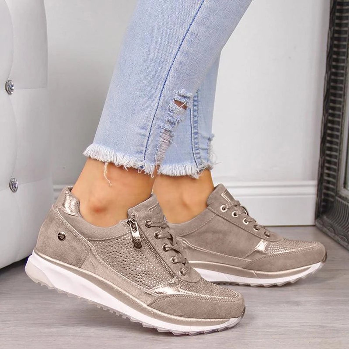 Suède damessneakers met veters en zijrits