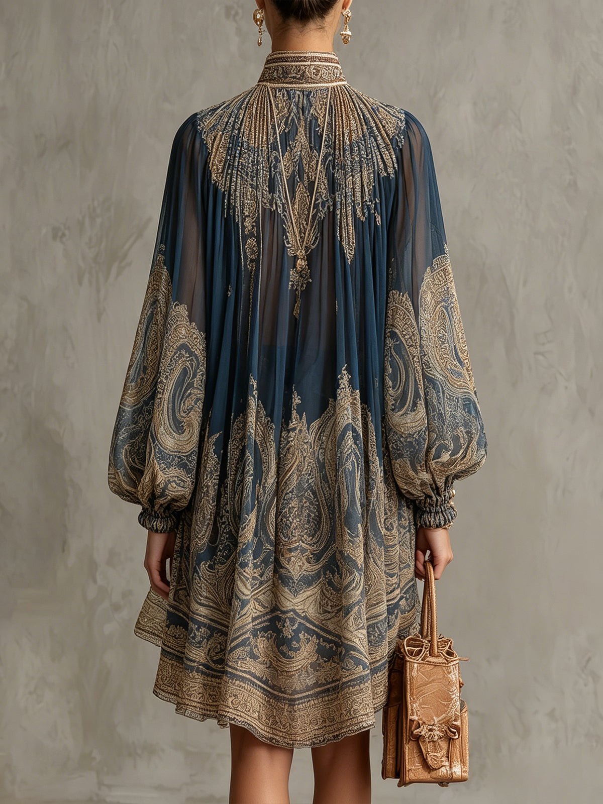Hülya | Jurk van chiffon met barokprint en asymmetrische zoom