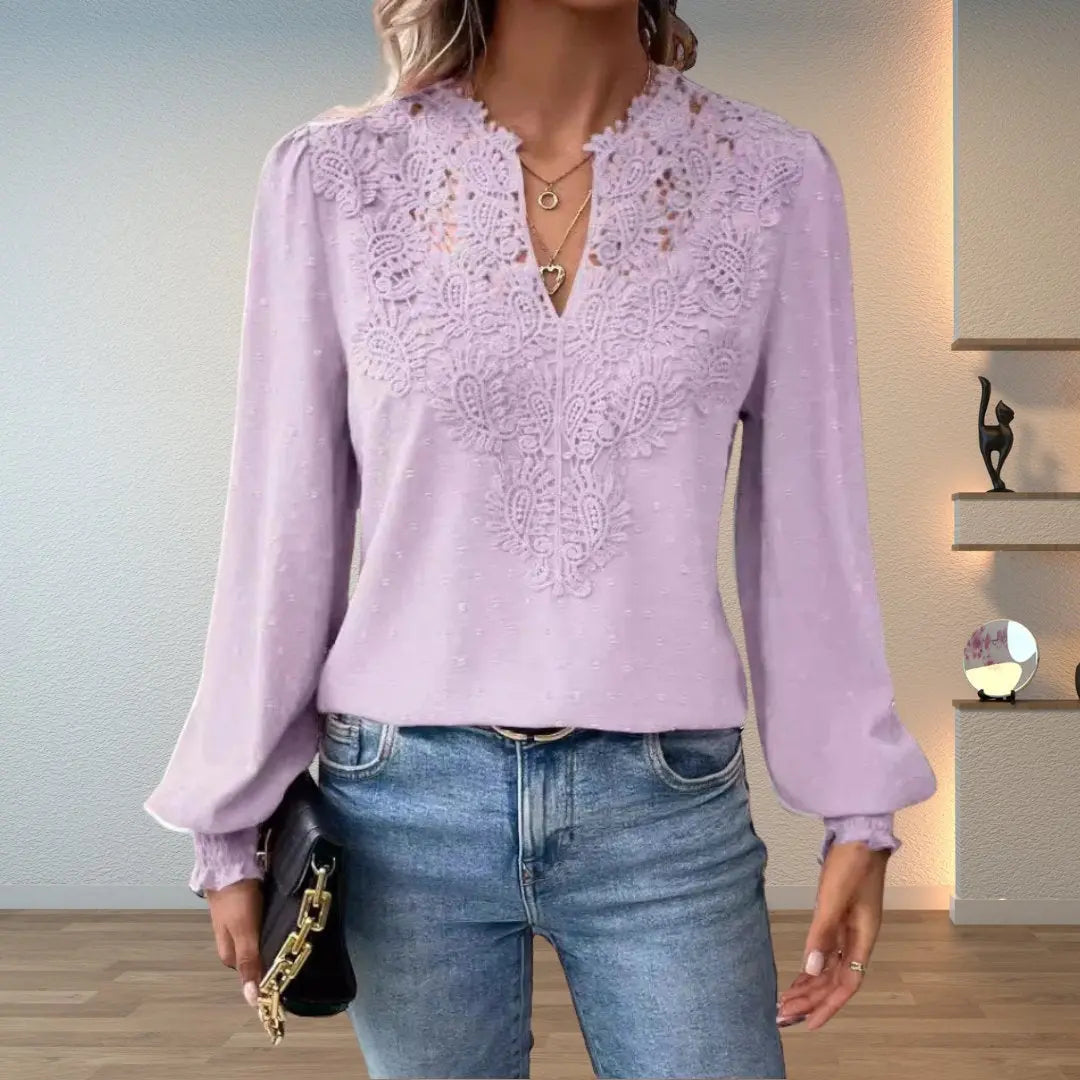 Fernanda | Damesblouse met kant, V-hals en gesmokte manchetten