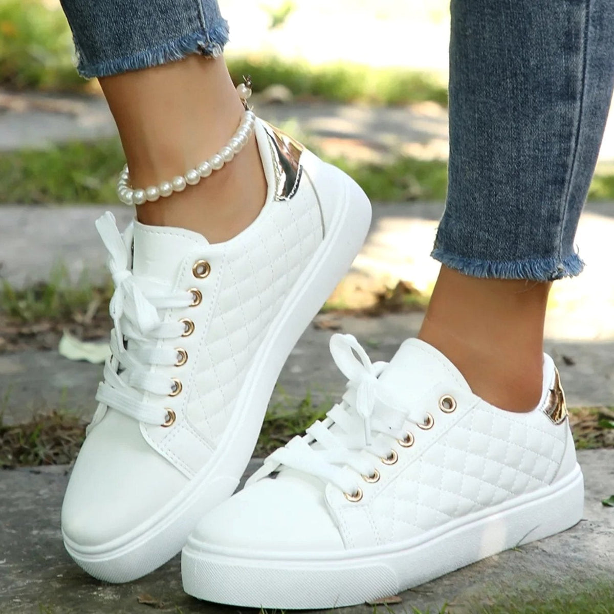 Damessneakers van gewatteerd imitatieleer met plateauzool
