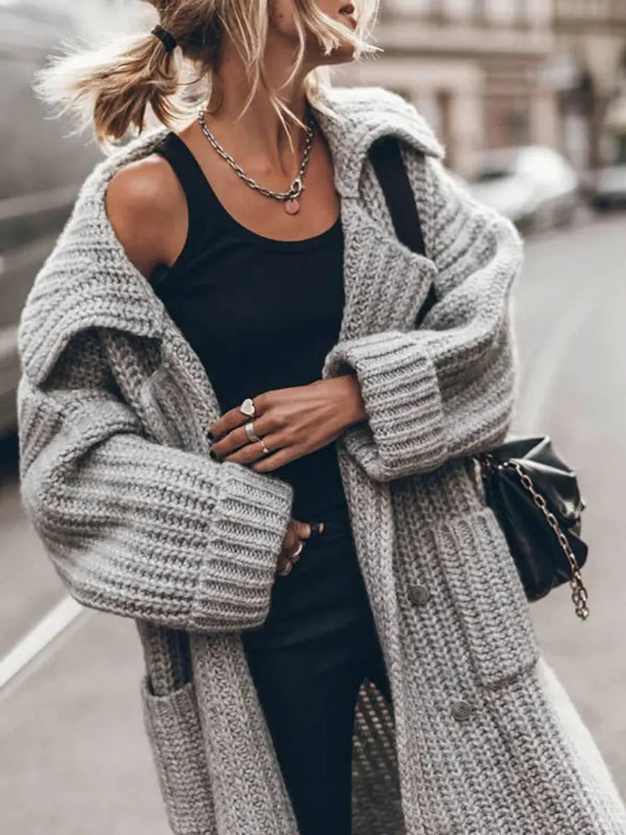 Jytte | Lang grofgebreid vest met revers
