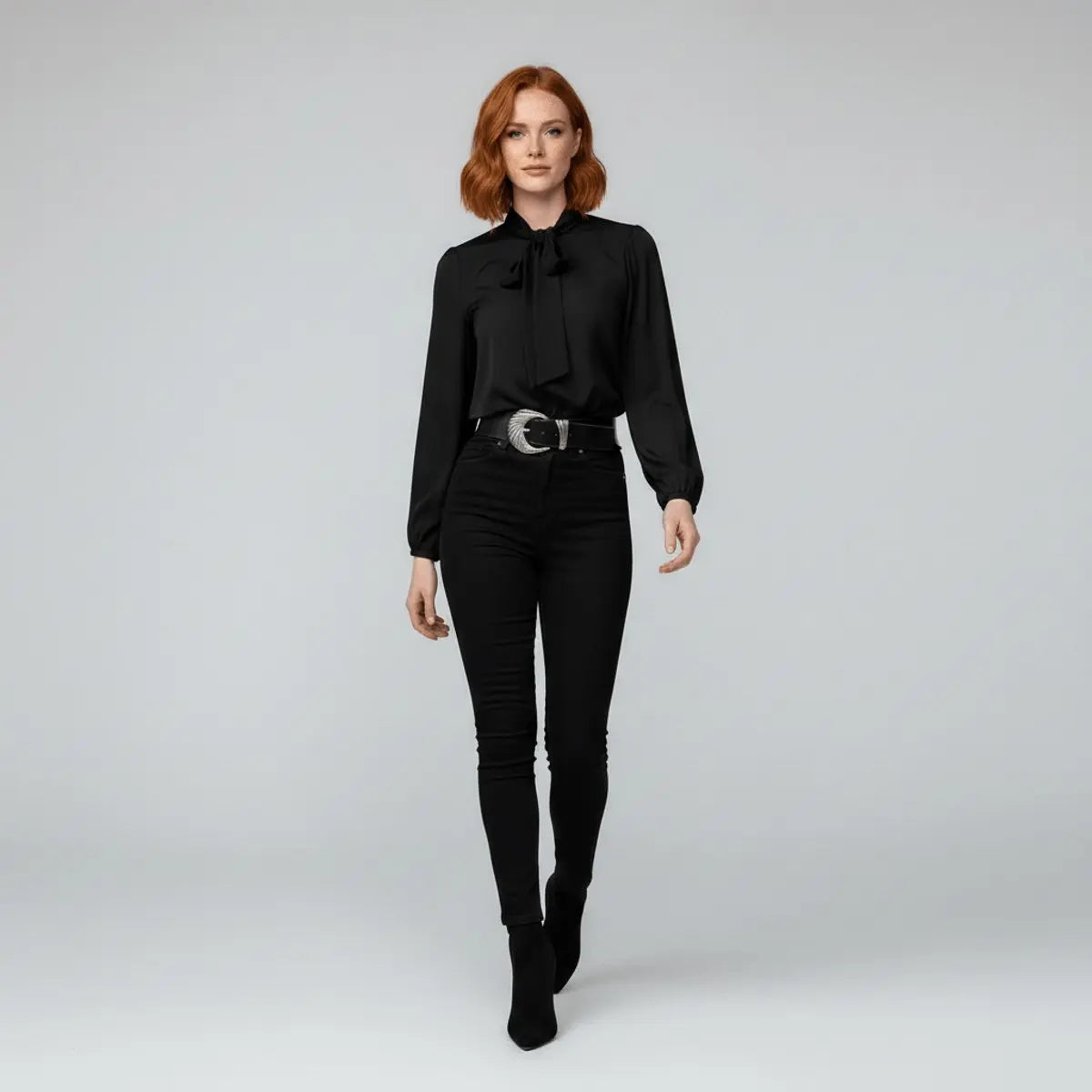Mia | Losvallende damesblouse met halsstrik en lange mouwen