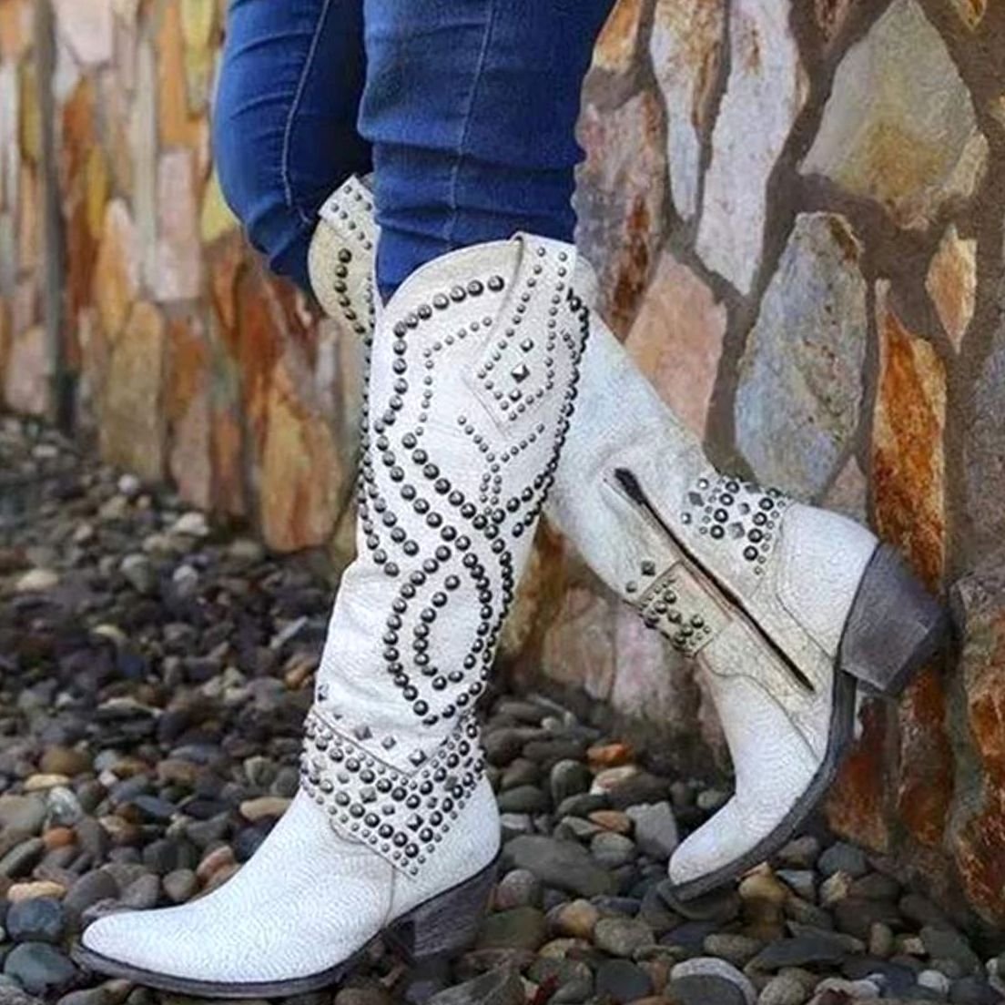 Knielange cowboylaarzen voor dames met studs en blokhak