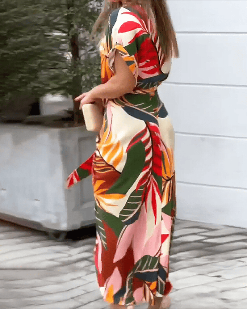 Zomerse maxi-jurk met kraag en bandplooi