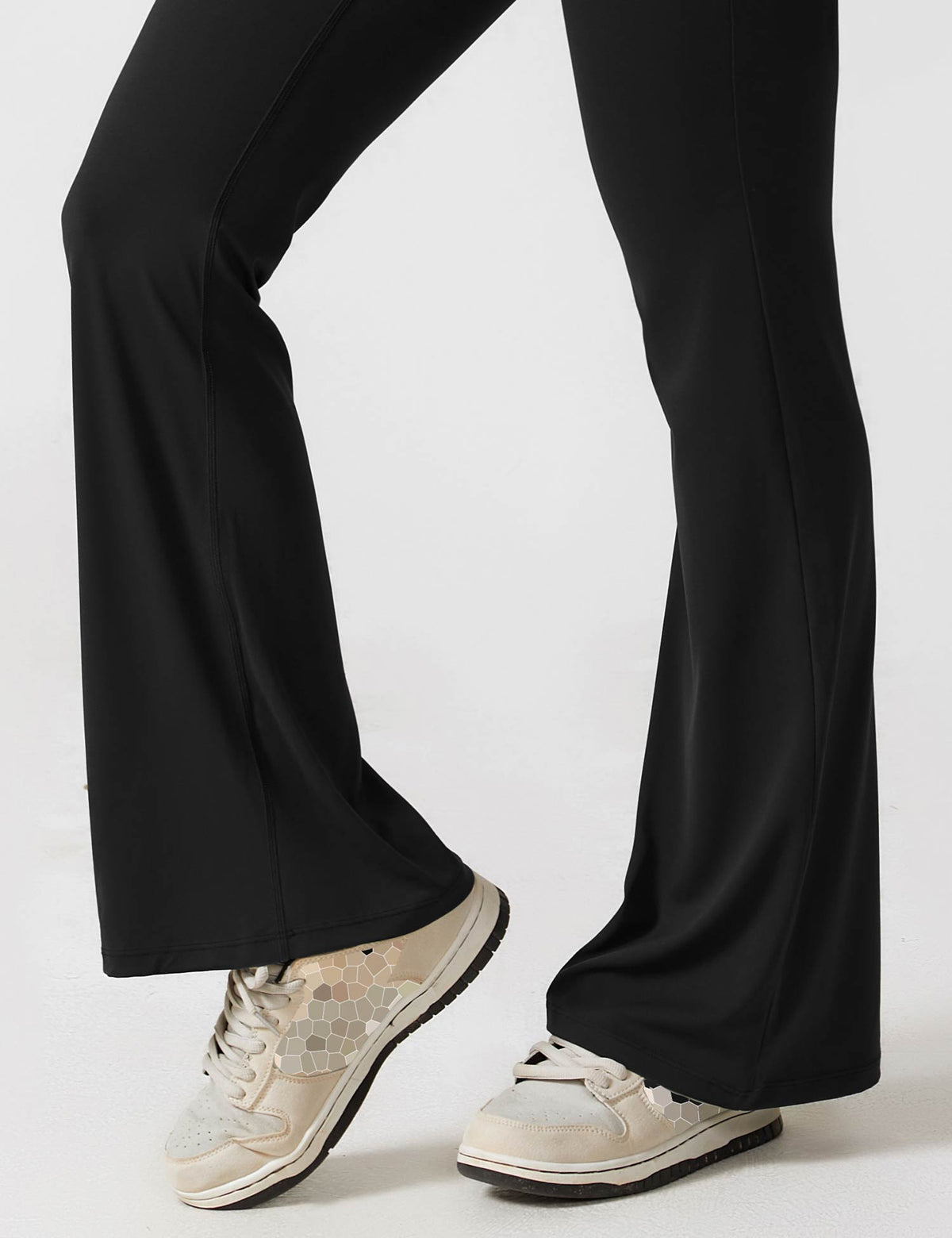 Rugvrije jumpsuit met uitlopende broekspijpen