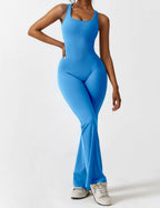 Rugvrije jumpsuit met uitlopende broekspijpen