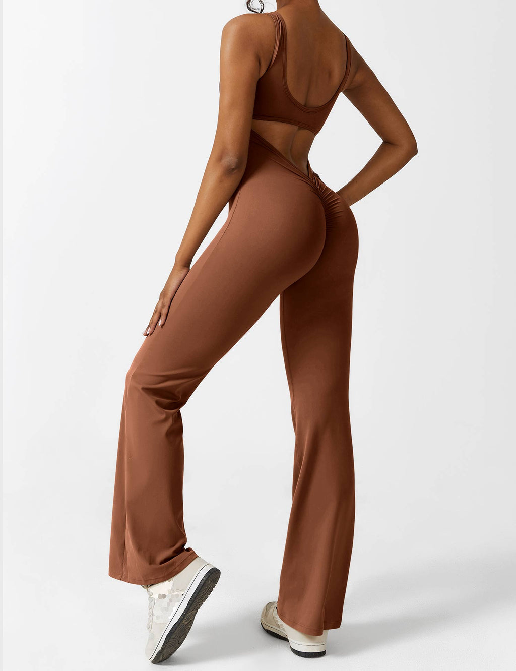 Rugvrije jumpsuit met uitlopende broekspijpen — afbeelding 21