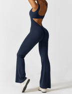 Rugvrije jumpsuit met uitlopende broekspijpen