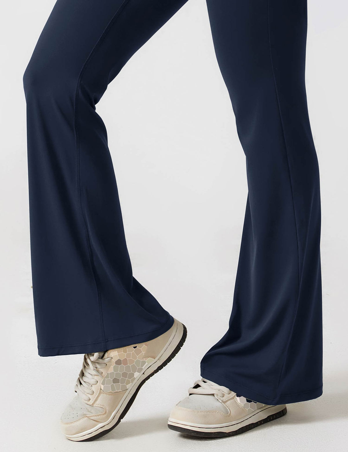 Rugvrije jumpsuit met uitlopende broekspijpen