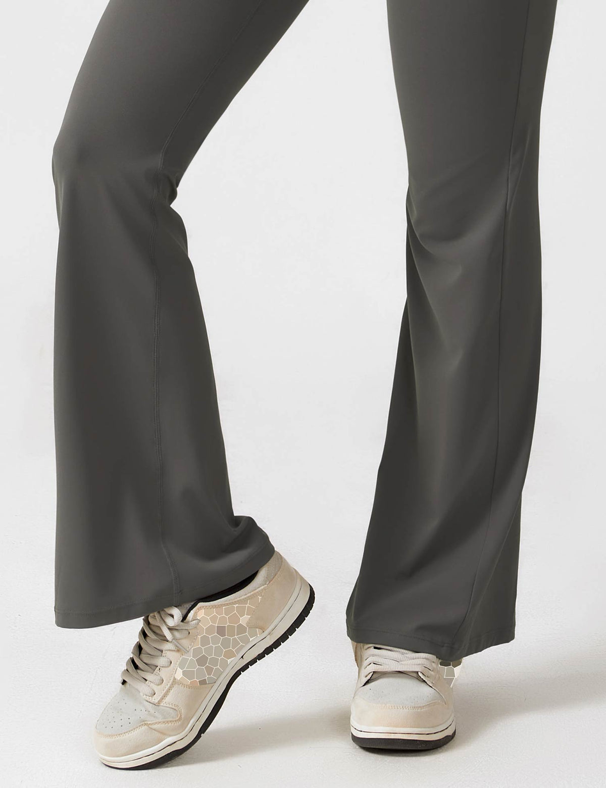 Rugvrije jumpsuit met uitlopende broekspijpen